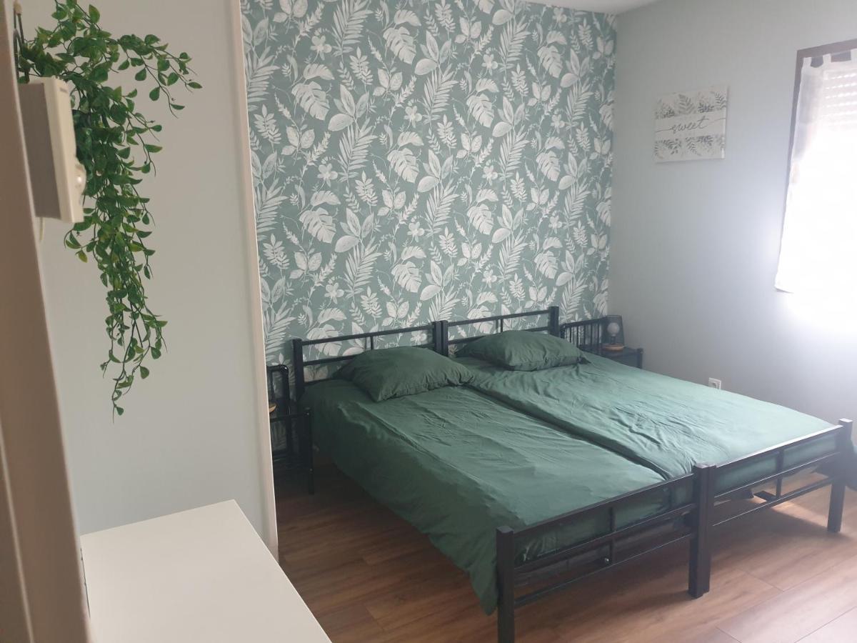 Le Refuge Apartment Lurcy-Levis Ngoại thất bức ảnh